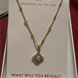 Bomb party LUMINA necklace.